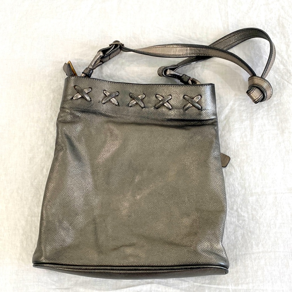 Clarita pewter crossbody leather bag